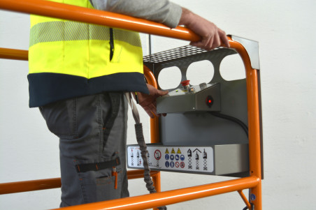 Nacelle à ciseaux Axolift P300 compacte | Neuwerth