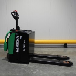 Professional li-ion pallet truck with platform and safety barrier