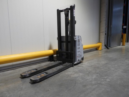 Gerbeur électrique Neslift PSD 125 — 1 250 kg | Neuwerth